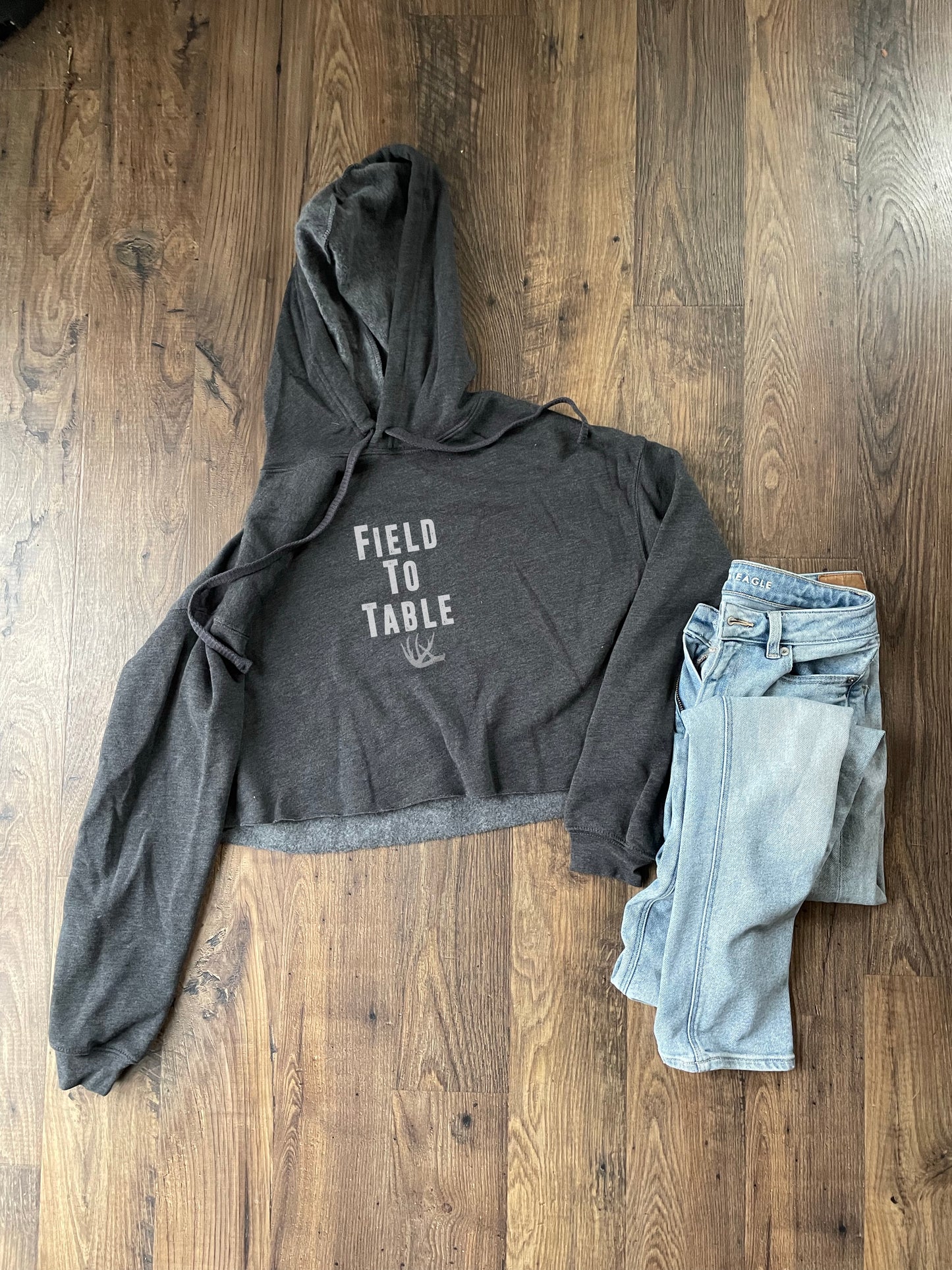 Field to Table Women’s cropped hoodie